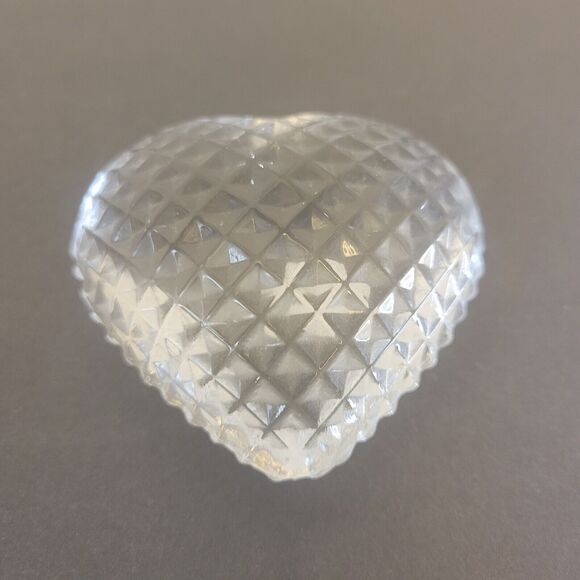 Handcrafted For Silvestri Glass Heart Shape Paperweight - Picture 7 of 8